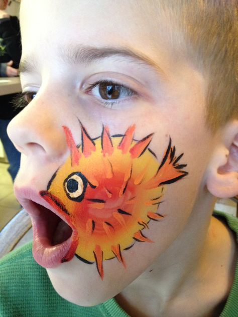 Blowfish - Face Painting by Jennifer Van Dyke Mermaid Face Paint, Animal Face Paintings, Face Painting Tips, Face Painting For Boys, Fantasy Make-up, Cheek Art, Fish Face, Face Painting Easy, Kids Face Paint