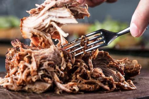 Pull Pork, Smoked Bbq, Healthy Low Carb Dinners, Pastrami Sandwich, Smoked Pulled Pork, Mississippi Pot Roast, Keto Crockpot Recipes, Crock Pot Recipes, Pork Dinner