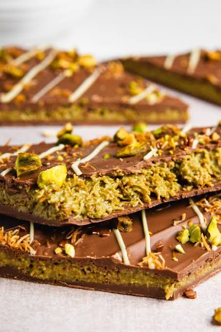 Pistachio Bark, Kataifi Pastry, Dubai Chocolate, Pistachio Chocolate, Chocolate Bar Recipe, How To Temper Chocolate, Chocolate Pistachio, Healthy Snacks To Make, Pistachio Butter