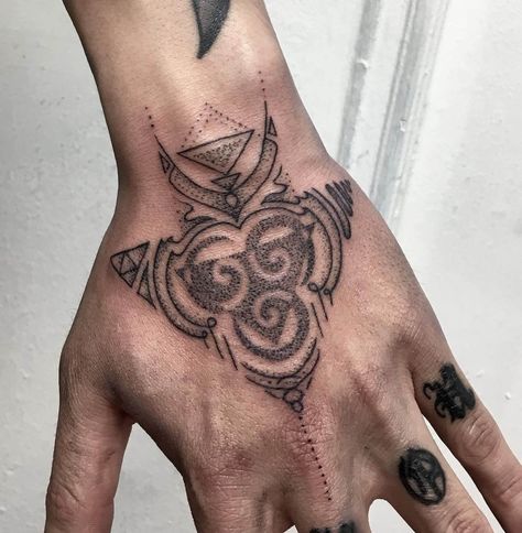 101 Amazing Avatar The Last Airbender Tattoos For 2024! 19 Outsons Avatar Arrow, The Last Airbender Tattoo Ideas, Last Airbender Tattoo, Avatar The Last Airbender Tattoo, Airbender Tattoo, Atla Tattoo, Avatar Tattoo, Artsy Tattoos, Small Forearm Tattoos