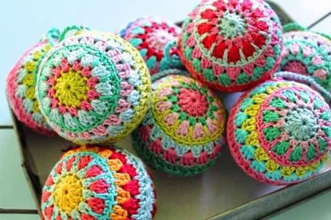 10 Fabulous and Free Christmas Crochet Patterns | Heart Handmade uk | Bloglovin’ Free Christmas Crochet Patterns, Free Christmas Crochet, Crochet Baubles, Chirstmas Decor, Christmas Crochet Patterns Free, The Whoot, Crochet Xmas, Crochet Christmas Decorations, Crochet Ornaments