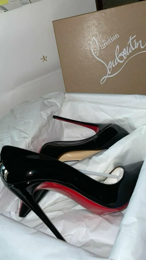 Red bottom heals #redbottoms #ysl #heels Black High Heels Red Bottoms, Black And Red High Heels, Ysl Heels Red Bottoms, Ysl Red Heels, Talon Ysl, Black Heels Red Bottoms, Black Heels With Red Bottoms, Heals Aesthetics, Red Bottom Heels Aesthetic