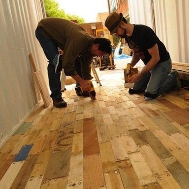 Pallet Flooring, Recycled Pallet Furniture, Pallet Floors, Cheap Flooring, Recycled Pallet, Pallet Creations, Recycled Pallets, Pallet Crafts, Old Pallets