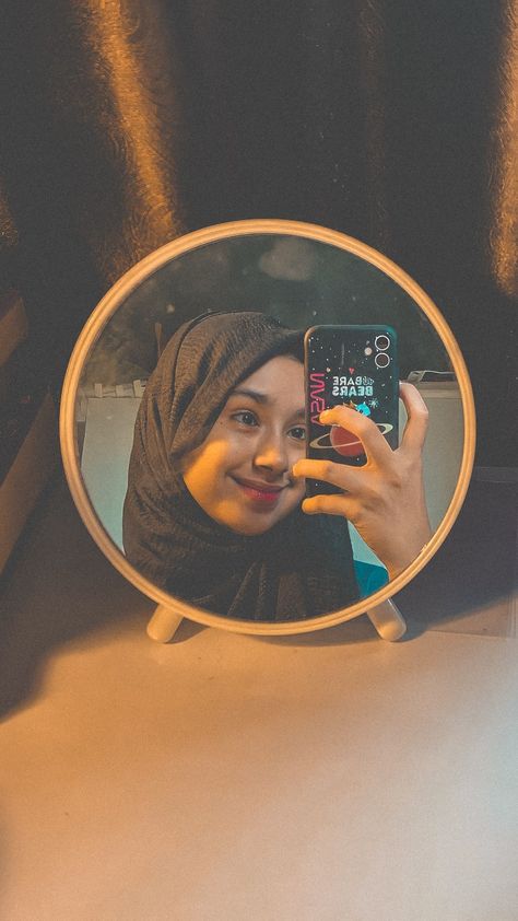 Salwaliya Aesthetic, Father Days, Eid Photoshoot Ideas, Rainy Day Aesthetic, Sassy Wallpaper, Beautiful Eyes Pics, Queen Aesthetic, Cool Instagram, Muslimah Aesthetic