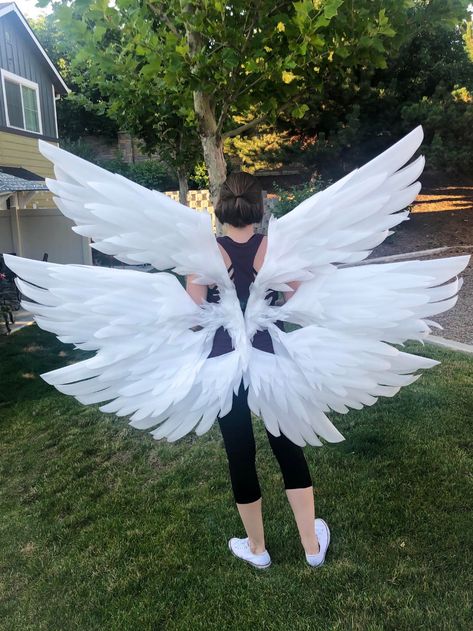 I finally finished making my Angewomon cosplay wings! - Album on Imgur How To Make Cosplay Wings, Ryo Asuka Cosplay, Cosplay Wings Tutorial, Ryo Cosplay, Wings For Cosplay, Castiel Cosplay, Angel Photoshoot, Wings Diy, Angel Cosplay