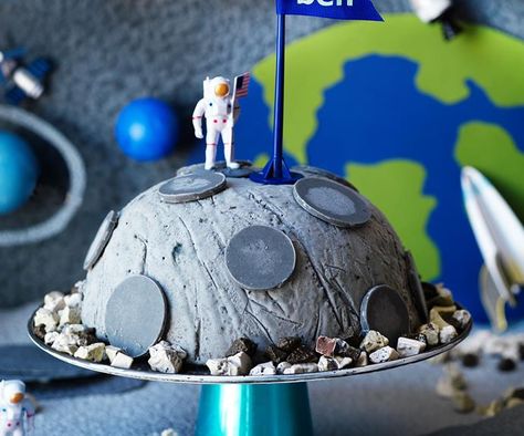 Astronaut Birthday Cake, Moon Birthday Cake, Sponge Birthday Cake, Whale Birthday Cake, Chalkboard Cake, Lolly Cake, Number Birthday Cakes, Kids Birthday Party Cake, Alphabet Cake