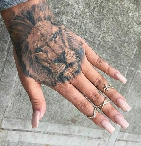 Hand Tattoos Ideas, Female Lion Tattoo, Lion Hand Tattoo, Tattoos Ideas For Women, Lioness Tattoo, Lion Tattoos, Tattoo Zeichnungen, Hand Tattoos For Women, Tatuaje A Color