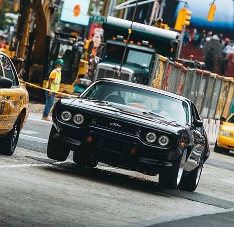 1970 Plymouth GTX I wish I could pull a wheelie in the city like that. But, I'll bet that bump helped some. 1970 Plymouth Gtx, Plymouth Gtx, Mopar Cars, Mopar Muscle, Mustang Cars, Us Cars, Pontiac Gto, American Muscle Cars, Classic Cars Muscle