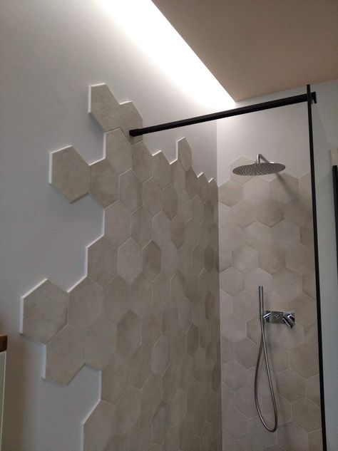 Honeycomb Backsplash Bathroom, Hexagonal Wall Tiles, Honey Comb Tiles In Bathroom, Bathroom Honeycomb Tile, Hexagon Wall Tile Bathroom, Bathroom Hexagon Tile Wall, Tile Bathroom Black And White, Hexagon Tile Bathroom Shower Wall, Hexagon Tiles Bathroom