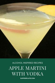 Apple Juice Martini, Apple Martini Recipe Vodka, Holiday Drinks Alcohol Christmas, Apple Martini Recipe, Martini Recipes Vodka, Holiday Drinks Alcohol, Vodka Recipes Drinks, Apple Vodka, Apple Martini