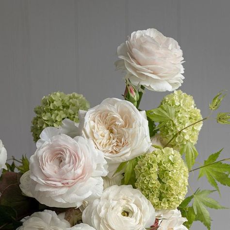 Large Peony Bouquet, Green White Bridal Bouquet, March Flowers Wedding, White Ranunculus Wedding Bouquet, Peonies And Ranunculus Bouquet, White Ranunculus Bouquet, Bridal Bouquet White And Green, Green Ranunculus, Ranunculus Bridal Bouquet