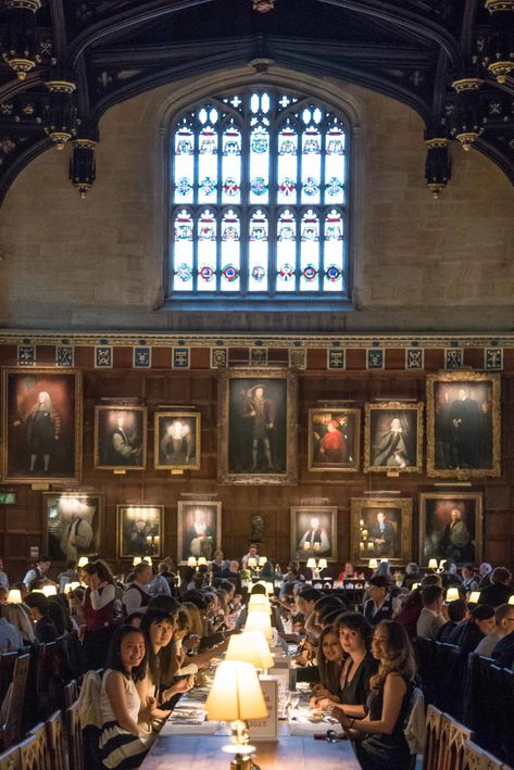 Harry Potter Filming Locations in Oxford | Oxford Summer Courses Oxford Summer, College Dining Hall, Harry Potter Filming Locations, Wooden Panelling, Harry Potter Set, Summer Courses, Oxford England, Old Oak Tree, Dining Hall