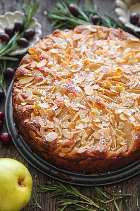 Pear Almond Cake dusted with powdered sugar. Italian Pear Cake Recipe, Italian Pear Almond Cake, Italian Pear Cake, Pear Almond Tart, Pear Baking Recipes, Pear Almond Cake, Pear Baking, Fresh Pear Cake, Shipping Cake