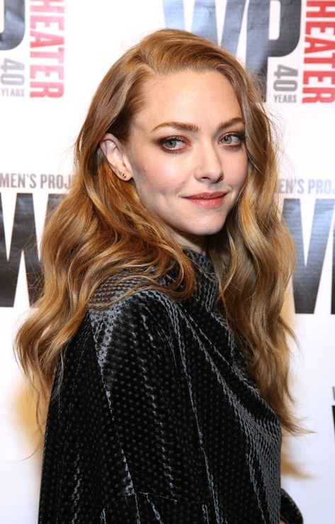 Amanda Seyfried inappropriately puts Instagram influencer on blast for "flaunting" post-baby body Type 2a Hair, 2a Hair, Wavy Haircuts, Natural Wavy Hair, Haircuts For Wavy Hair, Hair Guide, Shoulder Length Hair Cuts, Curly Hair Inspiration, Love Your Hair