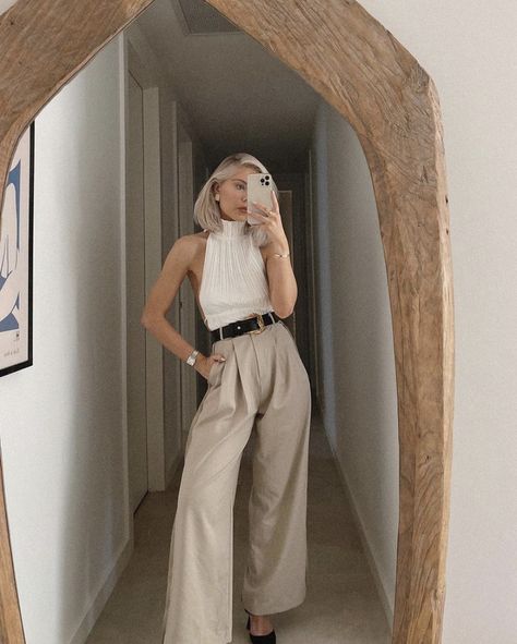 Nude Pants Outfit, Beige Outfit, Spring Fashion Trends, Pantalon Large, Basic Outfits, Business Casual Outfits, Work Attire, Outfit Casual, Retro Outfits