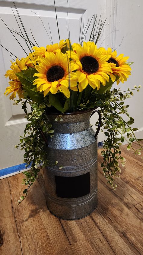 Rustic sunflower jug arrangement . Used for end of arbour or isle way Sunflower Arrangements, Ranch Remodel, Floral Arrangements Diy, Wedding 2024, Milk Cans, Large Vase, Milk Jug, Rustic Wedding, Floral Arrangements