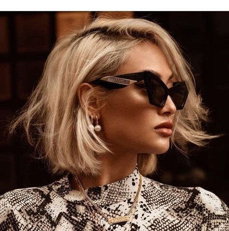 Esther Quek, Corte Chanel, Micah Gianelli, Wedding Hairs, Side Ponytail Hairstyles, Platinum Blonde Bobs, Hair Layered, Edgy Short Hair, Bob Hairstyles For Fine Hair