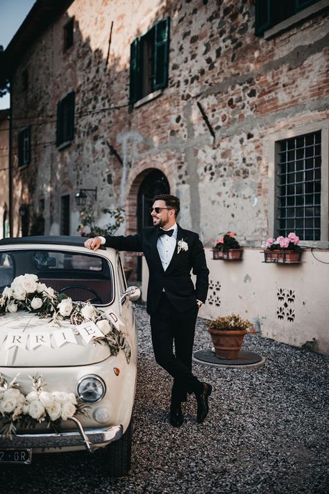 Vintage Car Wedding, Wedding Sunglasses, Groom Photoshoot, Wedding Portrait Poses, Wedding Picture Poses, Black And White Wedding, Rock My Wedding, White Wedding Flowers, Groom Photo