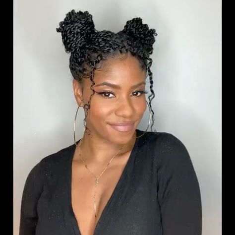 ProtectiveStyles on Instagram: “✨5 Cute Styles with Micro Twist✨ . Which is your fav🍭 💜 Low Ponytail 💜 Side Twist 💜 Half up, Half Down 💜 High Bun 💜 Space Bus…” Side Twist, Micro Twists, Top Knot Bun, Knot Bun, Cute Styles, High Bun, Low Ponytail, Half Up Half Down, Top Knot