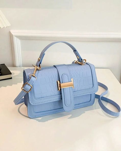 Bolso De Hombro Simple Y Versátil Con Estilo Europeo Y Americano, De Moda Para La Primavera De 2024 $$695 🛍️🌸🤍 Winter Purses, Square Crossbody Bag, Plaid Backpack, Trendy Handbags, Printed Handbags, Woven Tote Bag, Bag Handle, Square Bag, Handbag Backpack