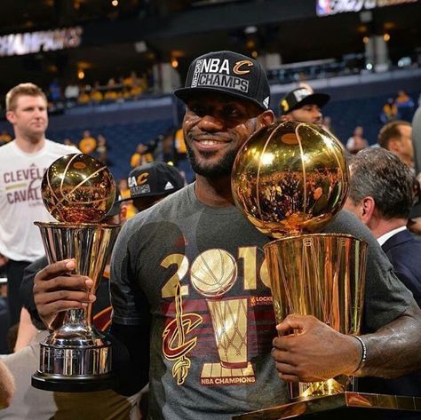 2016 champs!!! Mvp Trophy, Lebron James Championship, Lebron James Basketball, King Lebron James, Cavaliers Nba, Cleveland Cavs, King Lebron, Nba Championships, Nba Pictures