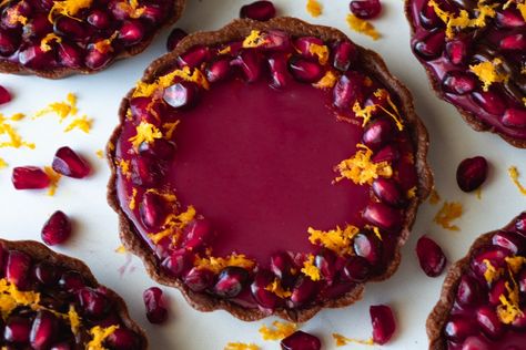 Pomegranate Curd and Orange Tarts - Reality Bakes Pomegranate Curd, Tart Shells Filling, Orange Spice Tea, Pomegranate Recipes, Gold Room, Infused Butter, Mediterranean Meals, Lemon Curd Recipe, Pie Day