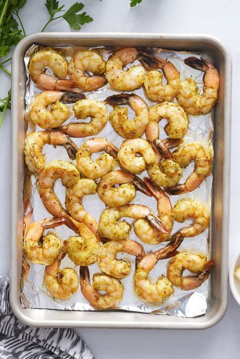 Easy Oven-Baked Shrimp Recipe Cook Shrimp In Oven, Oven Shrimp Recipes, Oven Baked Shrimp, Ways To Cook Shrimp, Roasted Shrimp Recipes, Cooked Shrimp Recipes, Oven Bag, Baked Shrimp Recipes, Cook Shrimp