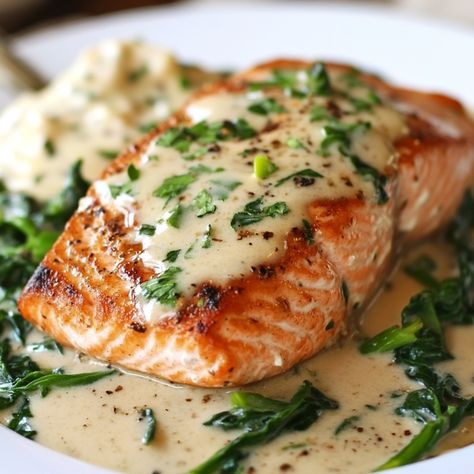 Salmon with Garlic Cream Sauce Recipe – Gymonset Salmon Cream Sauce, Garlic Cream Sauce Recipe, Loaded Nachos Recipe, Cream Sauce Recipe, Garlic Cream Sauce, Creamy Garlic Sauce, Garlic Salmon, Nachos Recipe, Food Writing