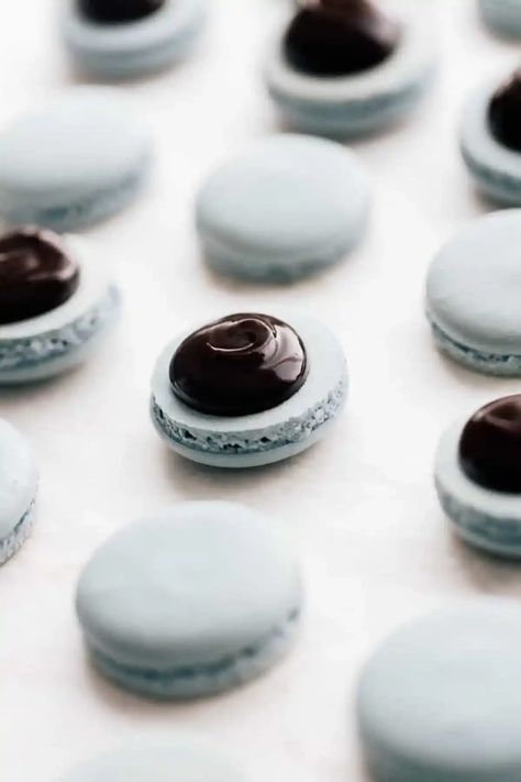 Filled macaron shells with earl grey ganache. Earl Grey Macaron, Piping Templates, Tie Dye Cupcakes, Lavender Macarons, Chocolate Macarons, How To Make Macarons, Macaron Recipe, Grey Tea, Gel Food Coloring