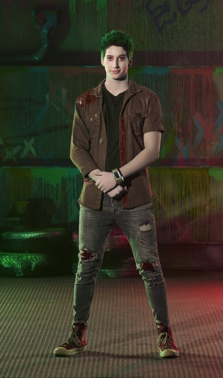 Zombie Clothes, Milo Manheim, Meg Donnelly, Disney Channel Original, Zombie Disney, Zombies 2, Zombie Party, Zombie Movies, Zombie Costume