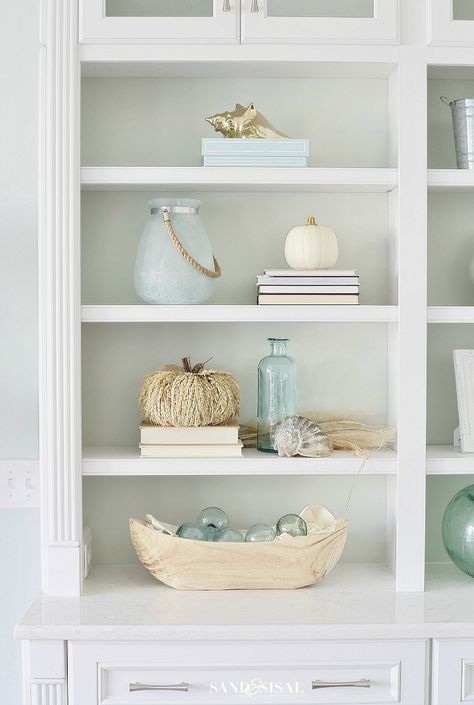 Coastal Fall Decorating - Home Tour Coastal Fall Decor Ideas, White Book Shelf, Coastal Fall, Shelf Decor Living Room, Art Coquillage, Decorating Bookshelves, Fall Home Tour, Bookcase Decor, Muebles Living