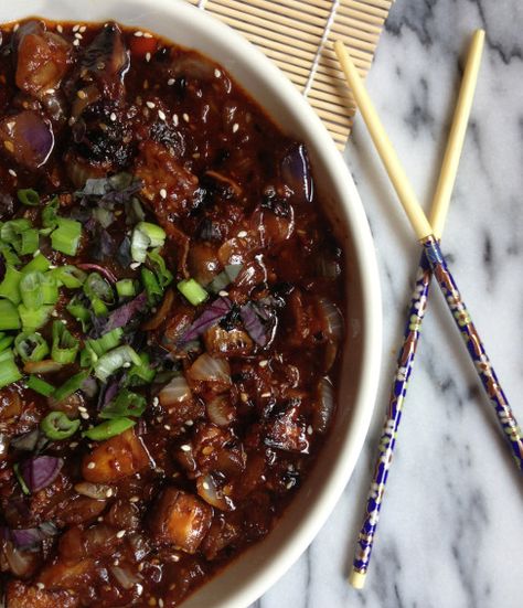 Spicy Chinese Eggplant: SO easy & outrageously delicious! (gf, vegan)  Recipe works great with our #Dominex #Eggplant Cutlets.  In the freezer section. Chinese Eggplant, Vegan Chinese, God Mat, Eggplant Recipes, Vegan Foods, Veggie Dishes, Vegan Eating, Vegan Dishes, Vegan Dinners