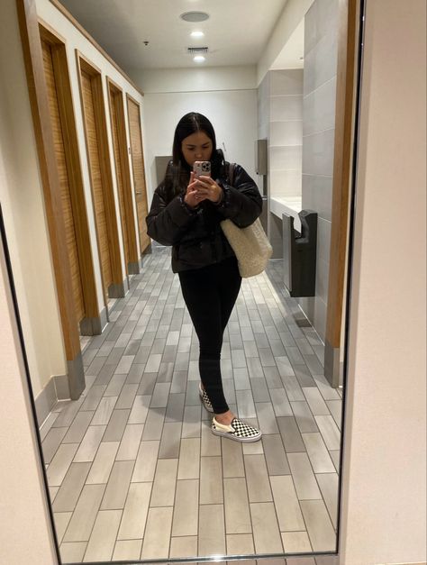 Mirror selfie | winter outfit | poses | sherpa purse | black puffer jacket | ootd | #ootd #fashion #outfits #style Sherpa Purse, Selfie Winter, Outfit Poses, Jacket Ootd, Black Puffer Jacket, Black Puffer, Purse Black, Winter Outfit, Ootd Fashion