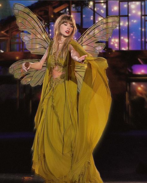 Folklore Aesthetic Eras Tour, Taylor Swift Concert Folklore, Fairy Taylor Swift, Taylor Swift Fairy Wings, Taylor Swift Folklore Eras Tour, Taylor Swift Fairy, Folklore Taylor Swift Aesthetic, Taylor Swift Folklore Era, Taylor Swift Eras Tour Folklore