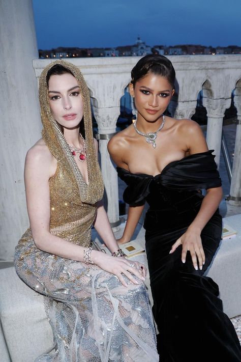 Minimalism Vs Maximalism, Celebrity Daughters, Zendaya Maree Stoermer Coleman, Big Jewelry, Zendaya Coleman, Anne Hathaway, Vogue Fashion, Debut Album, Jewelry Trends