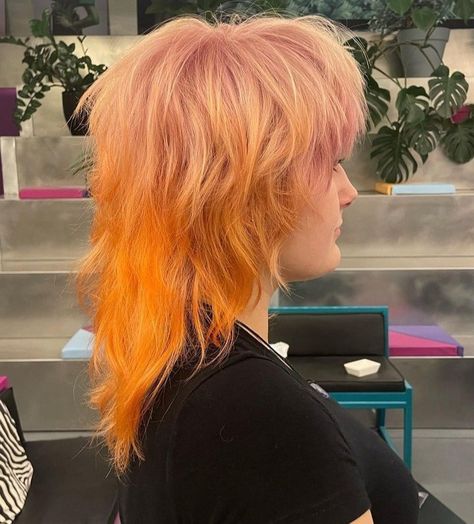 Scorpion Mullet, Hayley Williams Hair, Funky Haircuts, College Hairstyles, Hair Colour Design, Shaggy Long Hair, Hair Color Underneath, Crop Hair, Mullet Haircut