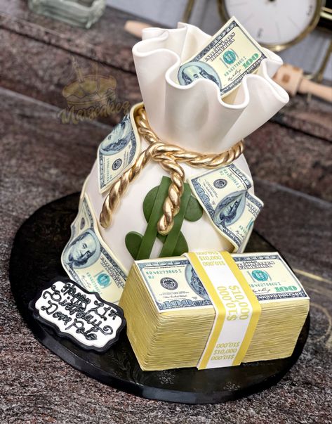 Money cake, money bag cake Money Birthday Cake, Cake Design For Men, Surprise Birthday Decorations, Rich Cake, Money Cake, Birthday Cake For Him, Elegant Birthday Cakes, Adult Birthday Cakes, Funny Birthday Cakes