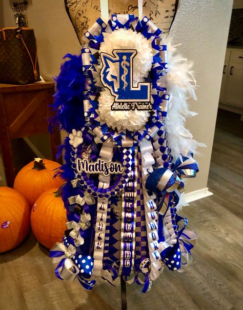 Double Mum Ideas, Double Mum Backer Ideas, Mum With Lights, Double Homecoming Mums Ideas, Double Flower Homecoming Mum, Homecoming Mums Ideas Sophomore, Homecoming Mums With Lights, Homecoming Mums Sophomore, Sophomore Homecoming Mum