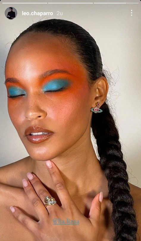 Bold Fall Makeup Looks, Contrast Eye Makeup, Complementary Makeup Looks, Colour Block Makeup, Fall Editorial Makeup, Bold Eye Makeup Looks, Leo Makeup, Eccentric Makeup, Abstract Makeup Looks