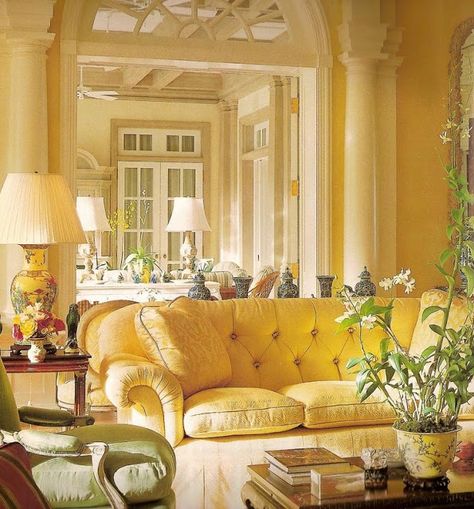 Eye For Design: How To Create Beautiful Yellow Rooms Yellow Living Rooms Ideas, Yellow Rooms Ideas, Yellow Living Room Aesthetic, Yellow Interior Design Living Room, Yellow Living Room Decor Ideas, Living Room Ideas Yellow, Yellow Room Ideas, Yellow Living Rooms, Yellow Living Room Ideas