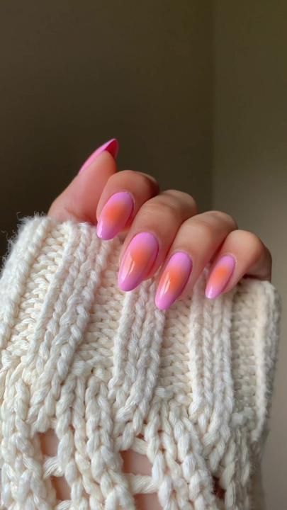 Ombre faded airbrush nails Nails For Summer Vacation, French Tips With Design, Short Nails For Summer, Nail Ideas For Short Nails, Ugly Nails, Sunset Aura, Beach Themed Nails, Ideas For Short Nails, Beach Nail Designs