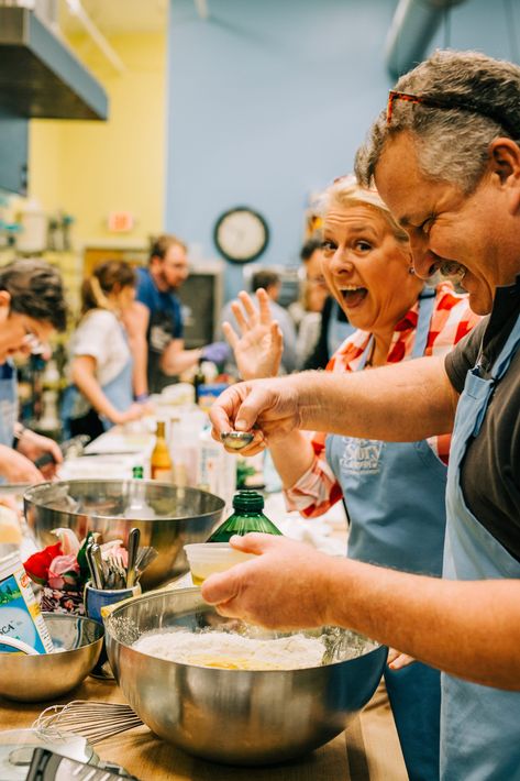 Person Cooking Photography, Cooking Lessons Aesthetic, Cooking Class Ideas For Adults, School Cooking Class Aesthetic, Cooking Class Photography, How To Host Cooking Classes, Cooking Classes For Adults, Cooking Moodboard, Baking Class Aesthetic