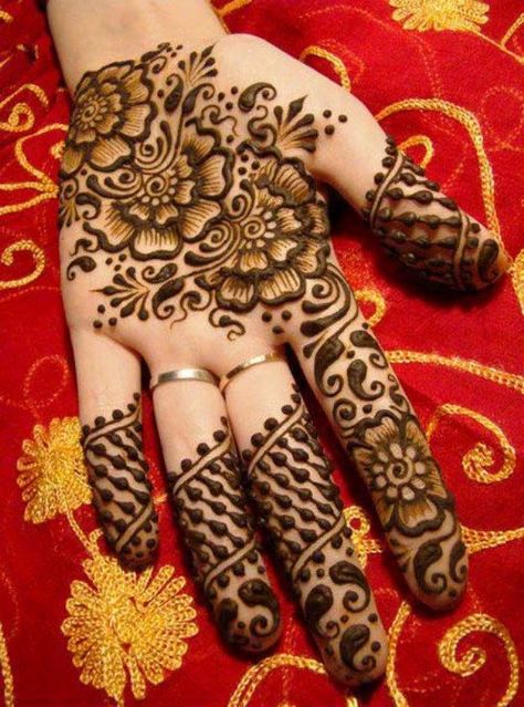 Shaded Mehndi Mehdi Degine Simple, Mehdi Degine, Simple Henna Patterns, Henna Hand Designs, Mehandi Design For Hand, Simple Arabic Mehndi, Simple Arabic Mehndi Designs, Arabic Henna Designs, Tato Henna