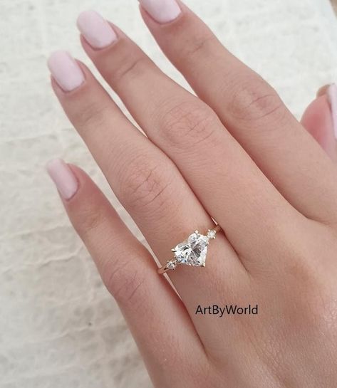 Gold Heart Wedding Ring, Heart Shape Wedding Rings, Heart Diamond Ring Engagement, Heart Diamond Ring, Cluster Wedding Ring, Heart Shaped Diamond Ring, Heart Shaped Engagement Rings, Heart Wedding Rings, Moissanite Solitaire Ring