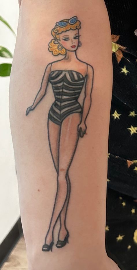 Tattoo Barbie Doll, Barbie Pinup Tattoo, Vintage Barbie Tattoo, Barbie Doll Tattoo, Barbie Tattoo Ideas, Ballerina Tattoo, Tattoo Nightmares, Barbie Tattoo, Inspo Tattoo