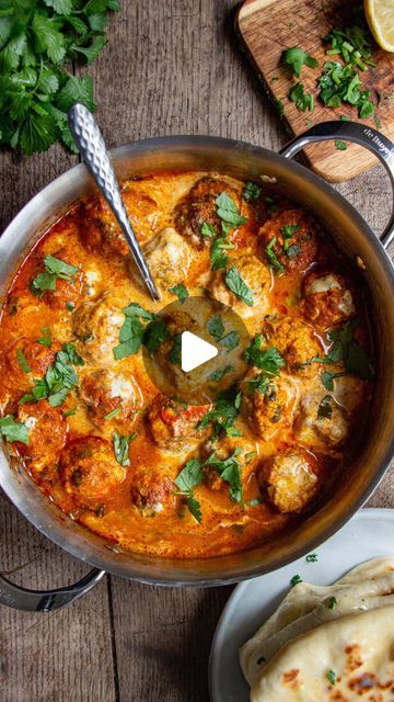 Emma Geoffroy on Instagram: "🇫🇷 Poulet Tikka Masala express 🔥
Direction l’Asie !
Recette en bio 
🇺🇸 Express Tikka Masala Chicken 🔥 a recipe inspired by @annasfamilykitchen ♥️
Let’s go to Asia!
Recipe in bio
•
#poulet #chicken #casseroleetchocolat #tikka #tikkamasala #masala #meatballs #meatball #boulette #cuisineasiatique #cuisineindienne #tomate #tomato #recettehealthy #recettefacile #recetterapide #easyrecipes #easyrecipesathome #gourmet #indianfood #recette #instagood #instafood #currychicken #asianfood #curry" Tikka Masala Chicken, Poulet Tikka Masala, Chicken Masala, Tikka Masala, Curry Chicken, Meatballs, Asian Recipes, Indian Food Recipes, Easy Meals