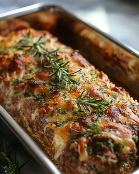 This recipe's got my husband coming back for more, no fail. Meatloaf Topping, Roasted Garlic Chicken, Sunday Dinner Recipes, Best Meatloaf, Beef Casserole Recipes, Grilled Cheese Recipes, Sunday Lunch, Delish Recipes, Beef Recipes For Dinner