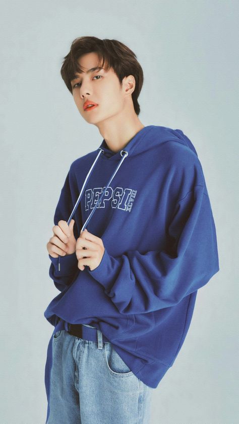 Hoodie Reference, Male Pose Reference, Men Photoshoot, Human Reference, Body Reference Poses, Human Poses Reference, Boy Poses, Wang Yi Bo, Human Poses