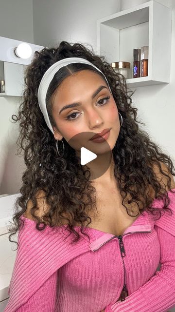 Olivia Calabio Scanu 🧡 on Instagram: "Easy curly headband look🩷🩷  . #curlyhairstyles #curls #headband #hairstyle #curlyinspo" Olivia Calabio Outfits, Curly Hair Headband Hairstyles, Short Curly Hairstyles With Headband, Curly Hairstyle With Headband, Short Curly Hair With Headband, Hairstyles With Headbands Hair Up, Headband Curly Hairstyles, Headband With Curly Hair, Curly Headband Hairstyles