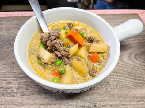 Crockpot Shepherd’s Pie Soup – Catherine's Plates Shepherds Pie Soup, Ground Beef In Crockpot, Soup Crockpot, Seven Layer Salad, Layered Salad, Cream Of Celery Soup, Celery Soup, Shepherd's Pie, Crockpot Beef